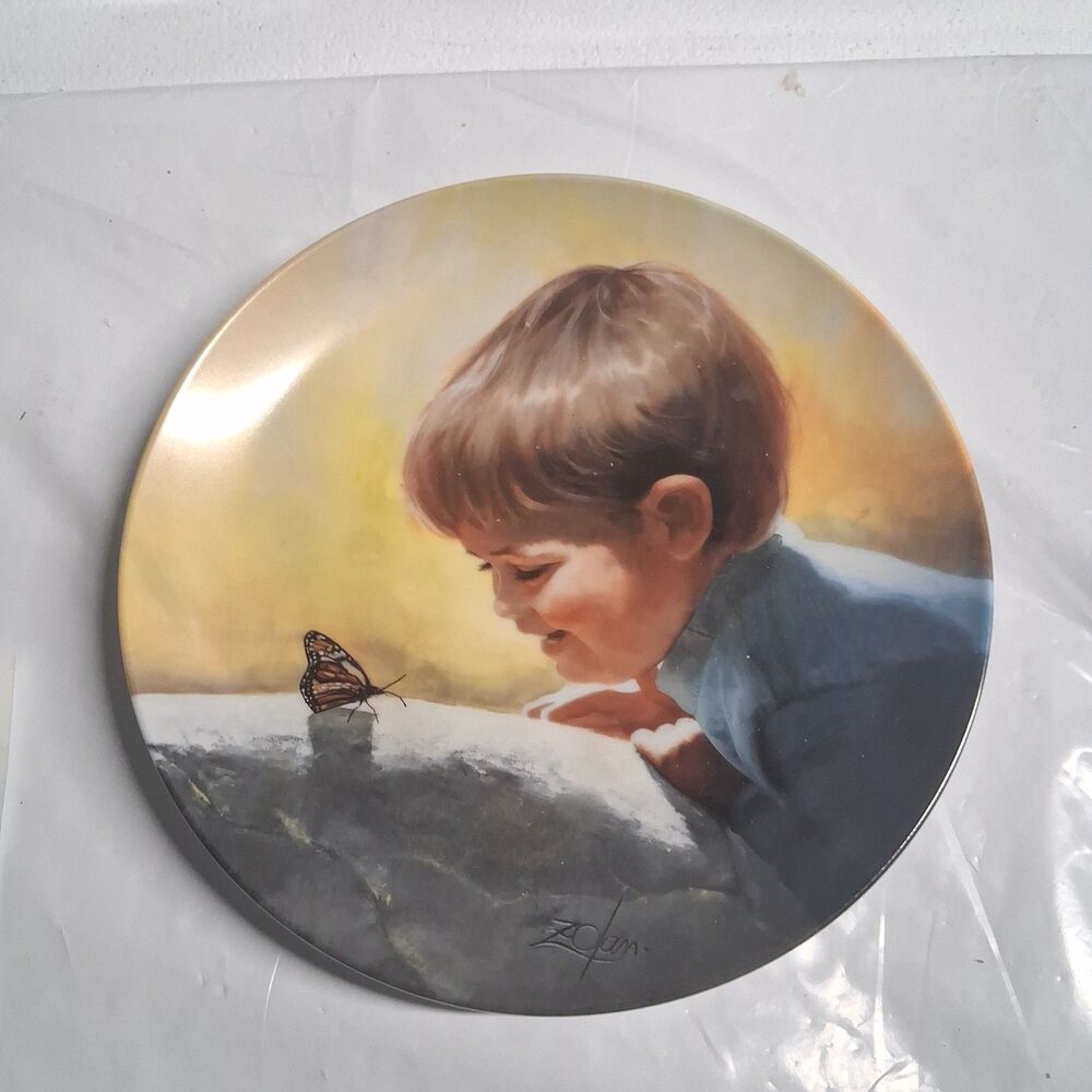 Pemberton & Oakes Donald Zolan Sunny Surprise Plates 8 Inch And Mini Plate Coa